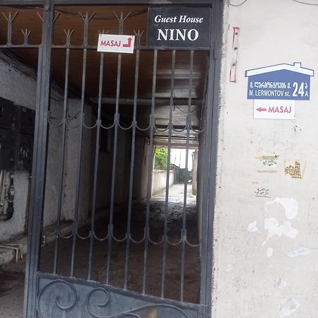 Guest House Nino Batumi Exterior foto